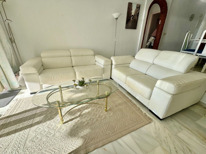 Image No.10-2 Bed Property for sale