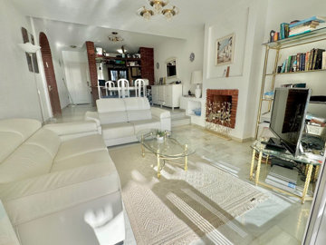 property783ec1e0f5c86bb8460f1d817f9e9c4656d