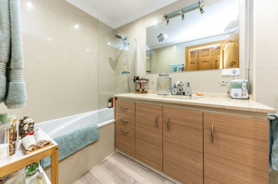 property7889898785e38502b6a00d5273b716e164d