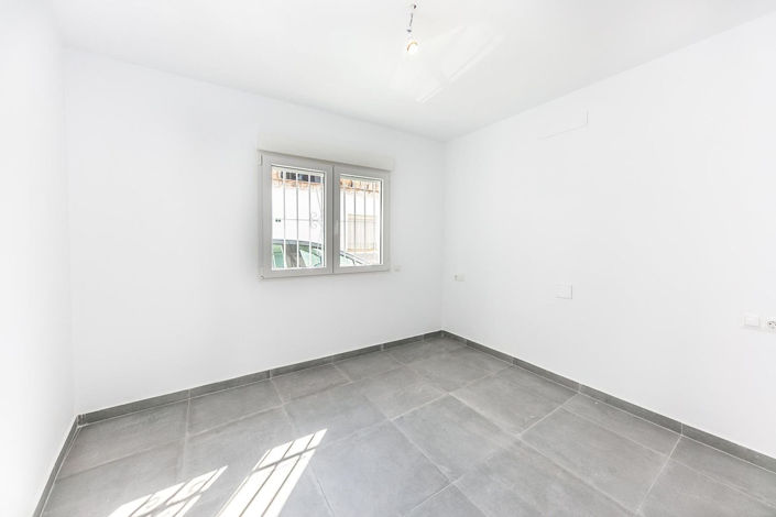 Image No.10-4 Bed Townhouse for sale