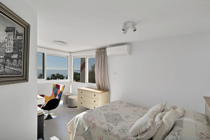 Image No.14-2 Bed Property for sale