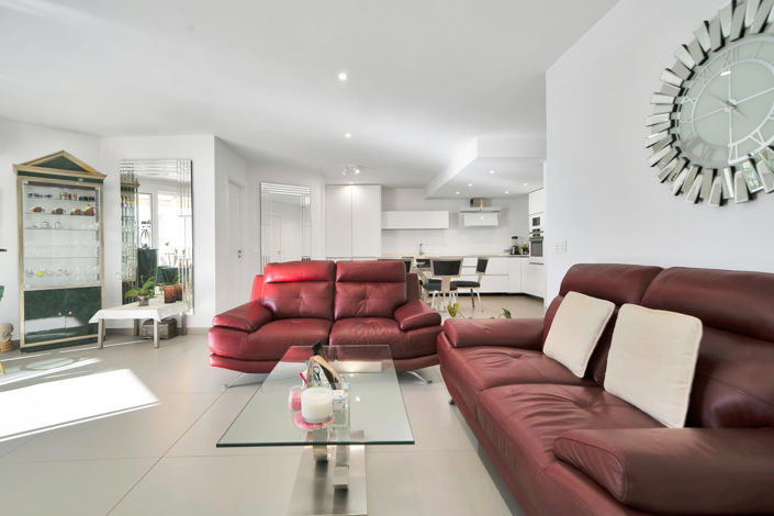 Image No.45-2 Bed Property for sale