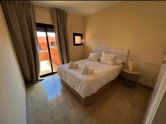 Image No.15-2 Bed Property for sale