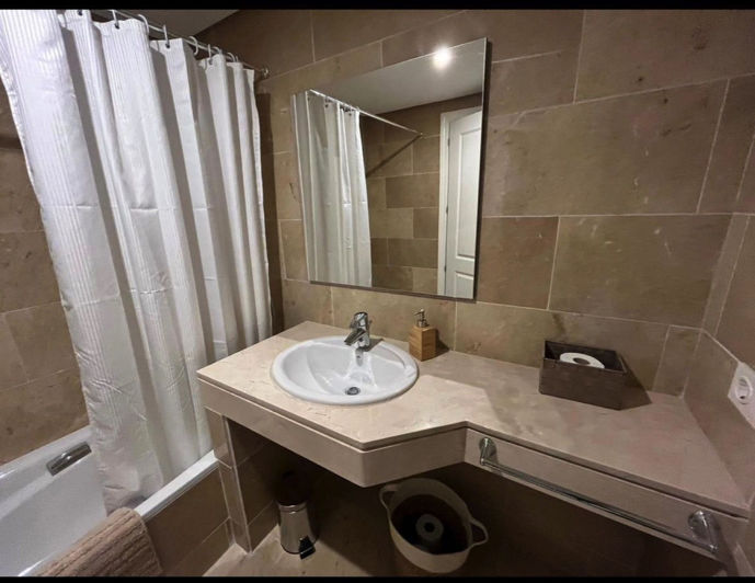 Image No.9-2 Bed Property for sale