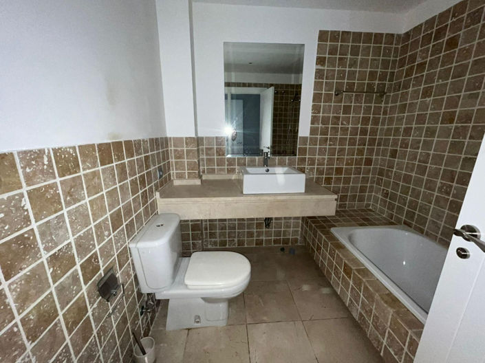 Image No.32-2 Bed Property for sale