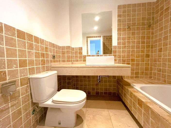 Image No.4-2 Bed Property for sale