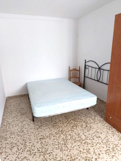 Image No.15-3 Bed Property for sale