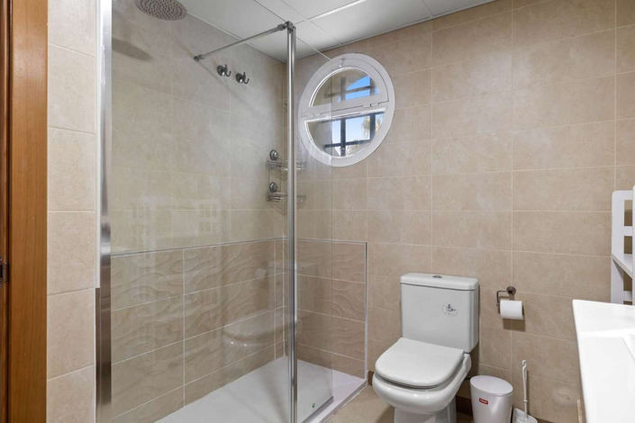 Image No.3-2 Bed Property for sale