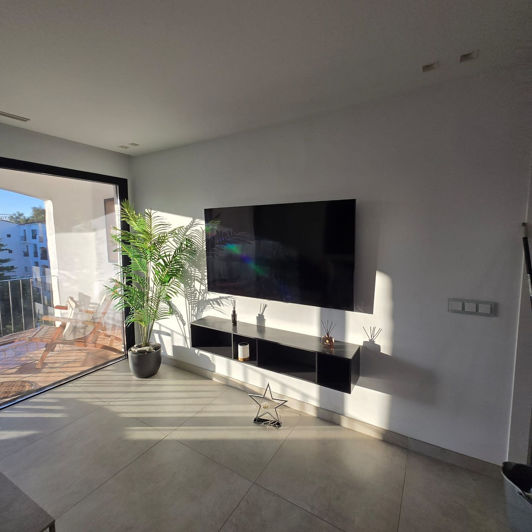 Image No.6-3 Bed Property for sale