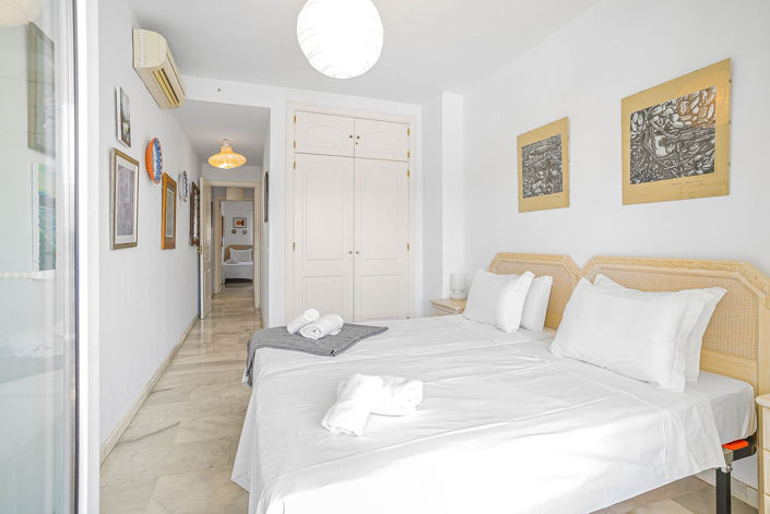 Image No.12-2 Bed Property for sale