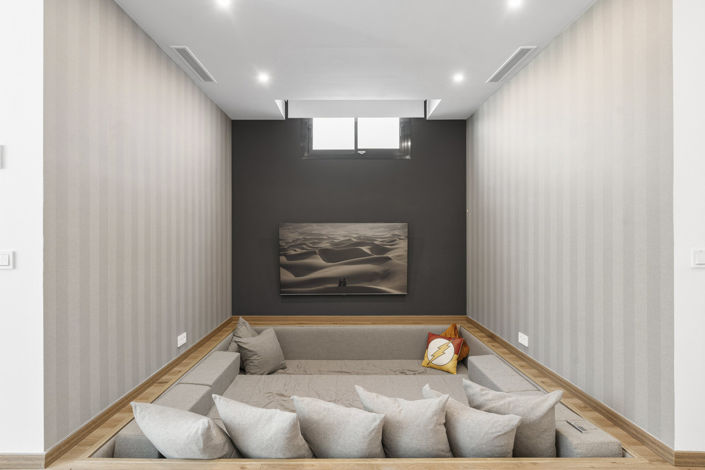 Image No.22-5 Bed Property for sale