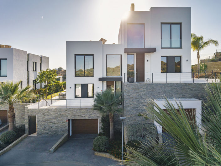 Image No.3-5 Bed Property for sale