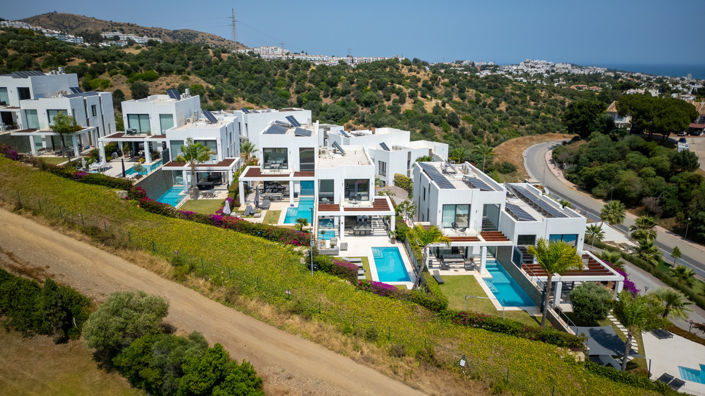 Image No.17-5 Bed Property for sale