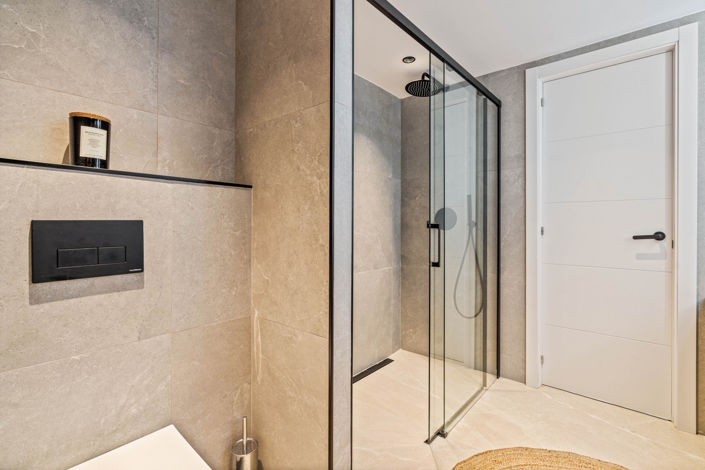 Image No.23-4 Bed Property for sale