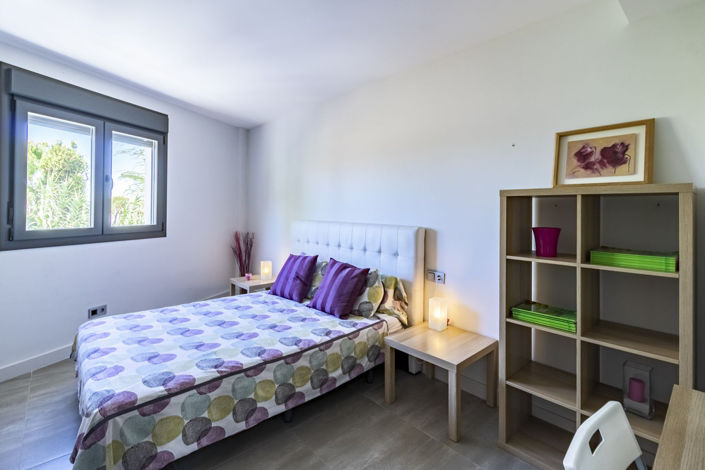 Image No.13-3 Bed Property for sale