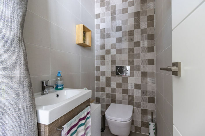 Image No.24-3 Bed Property for sale