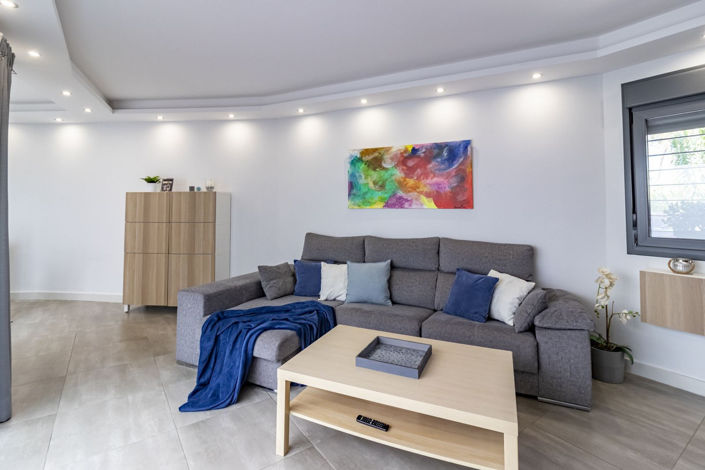 Image No.35-3 Bed Property for sale