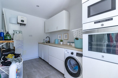 property1026e3132e5af168f2847a198f4d33eee80f