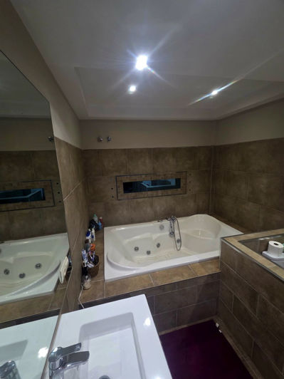 Image No.12-3 Bed Property for sale