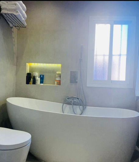 Image No.10-3 Bed Property for sale