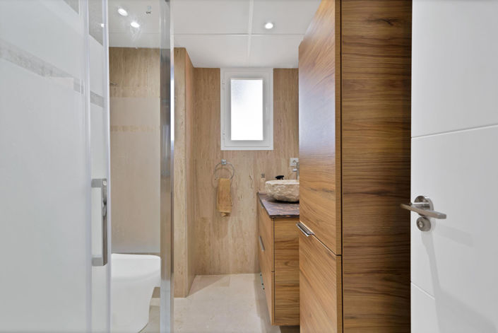 Image No.17-1 Bed Property for sale