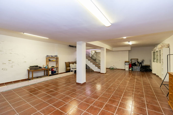 Image No.12-3 Bed Townhouse for sale