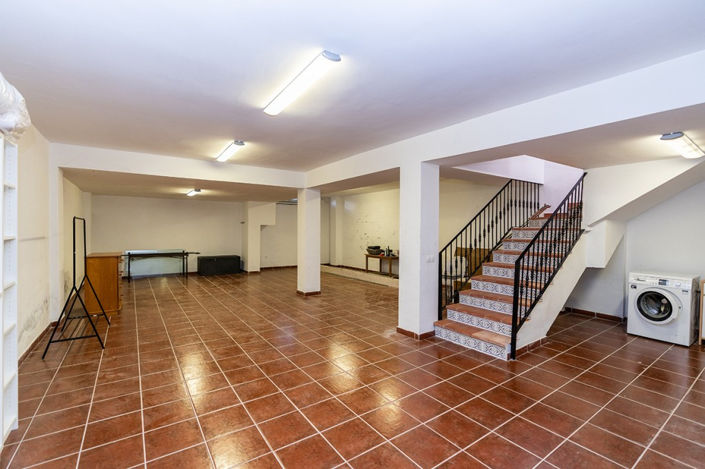 Image No.13-3 Bed Townhouse for sale