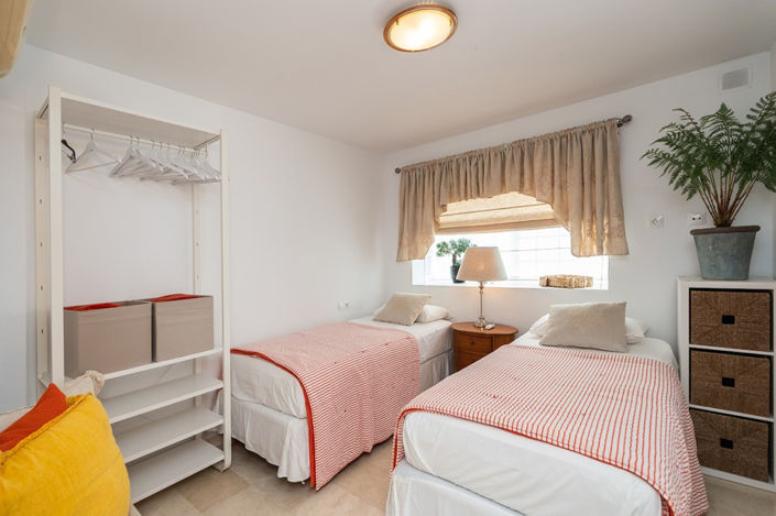 Image No.8-3 Bed Townhouse for sale