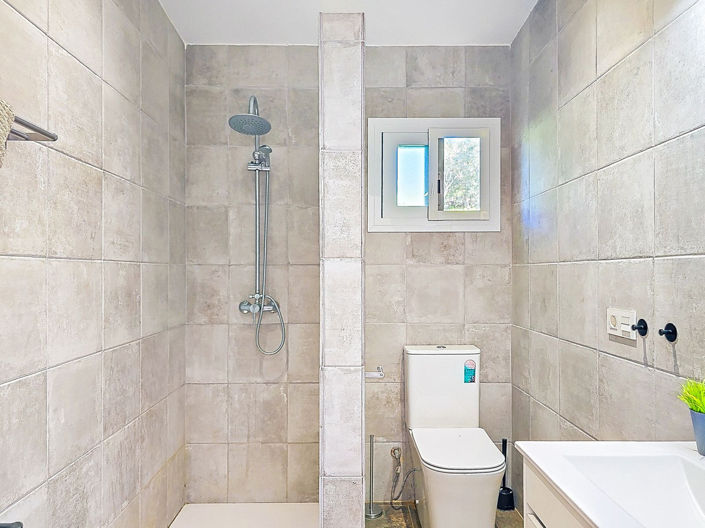 Image No.20-6 Bed Villa for sale