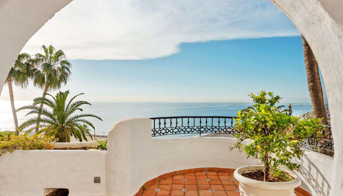 Image No.17-3 Bed Property for sale