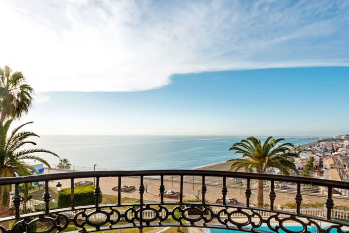 Image No.18-3 Bed Property for sale