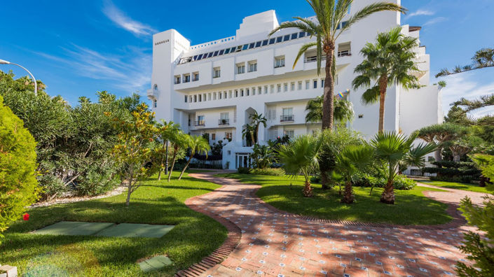 Image No.28-3 Bed Property for sale