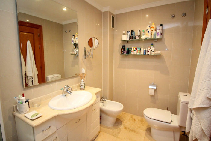 Image No.17-2 Bed Property for sale