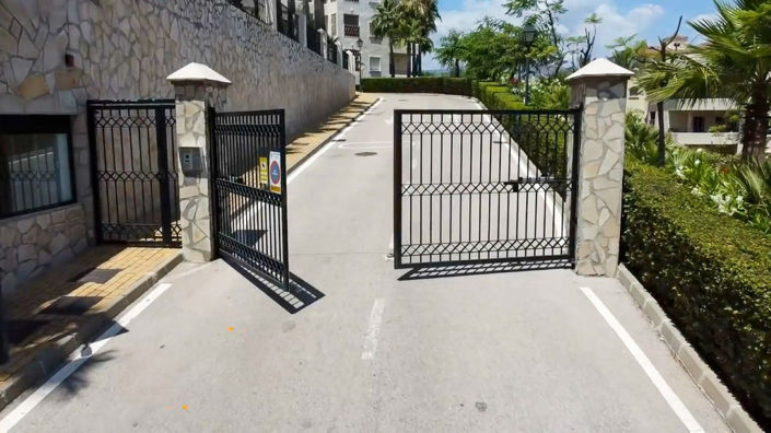 Image No.21-2 Bed Property for sale