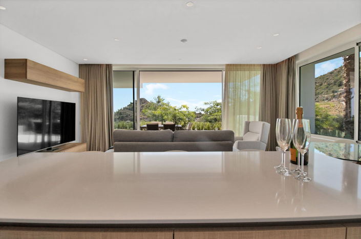 Image No.12-2 Bed Property for sale