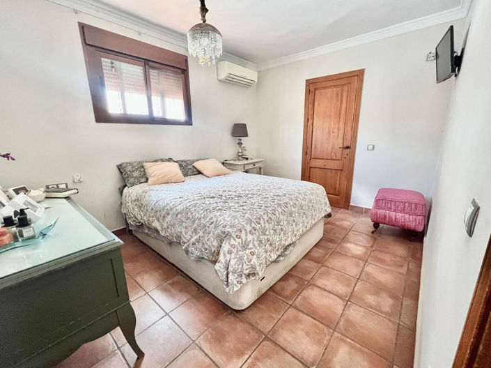 Image No.10-4 Bed Villa for sale