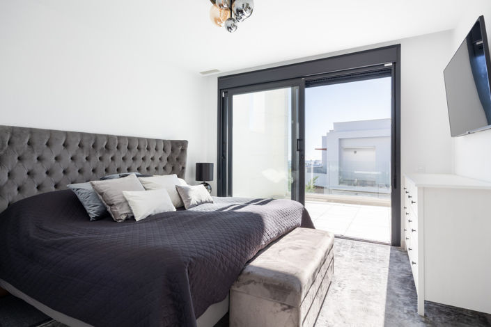 Image No.10-3 Bed Townhouse for sale