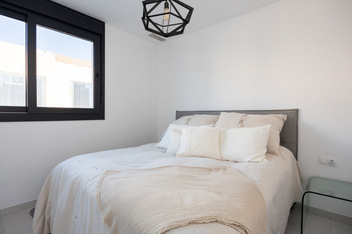 Image No.20-3 Bed Townhouse for sale