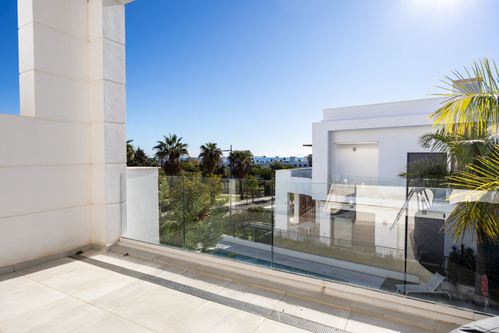 Image No.24-3 Bed Townhouse for sale