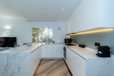 property973da2898f2b5079d06ac9ae31ee7fcf218