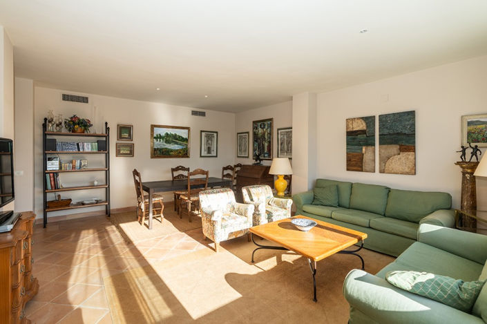 Image No.6-4 Bed Property for sale