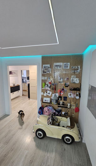 Image No.10-3 Bed Property for sale