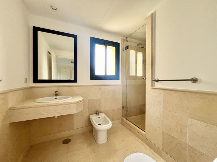 Image No.16-3 Bed Property for sale