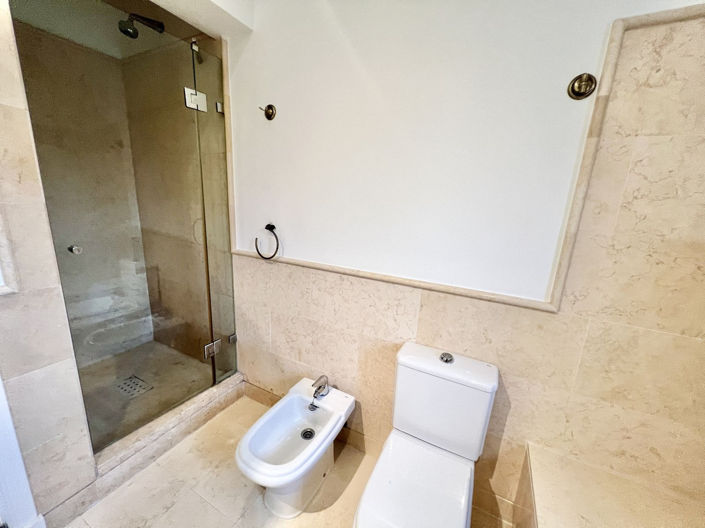 Image No.23-3 Bed Property for sale