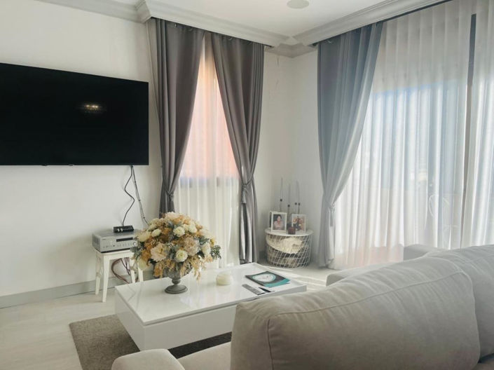 Image No.13-3 Bed Property for sale