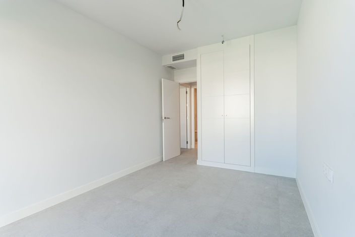 Image No.17-2 Bed Property for sale