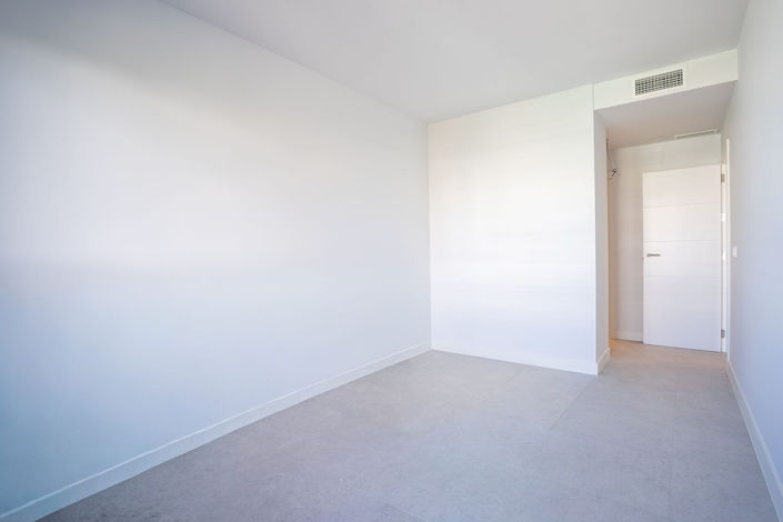 Image No.20-2 Bed Property for sale