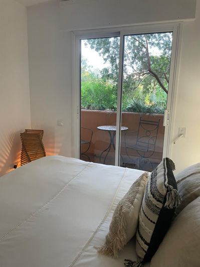 Image No.26-3 Bed Property for sale