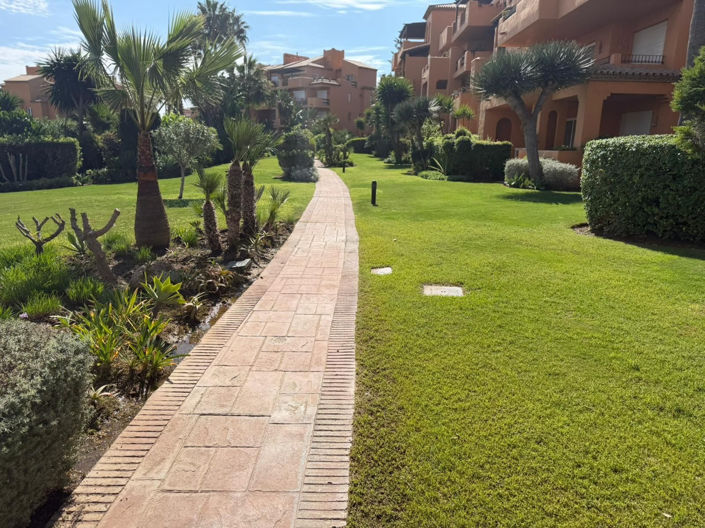 Image No.3-3 Bed Property for sale