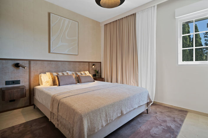 Image No.14-2 Bed Property for sale